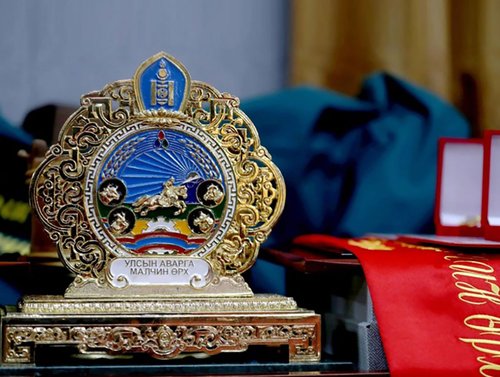 Луу жилийн босгон дээр тодорсон улсын аваргууд